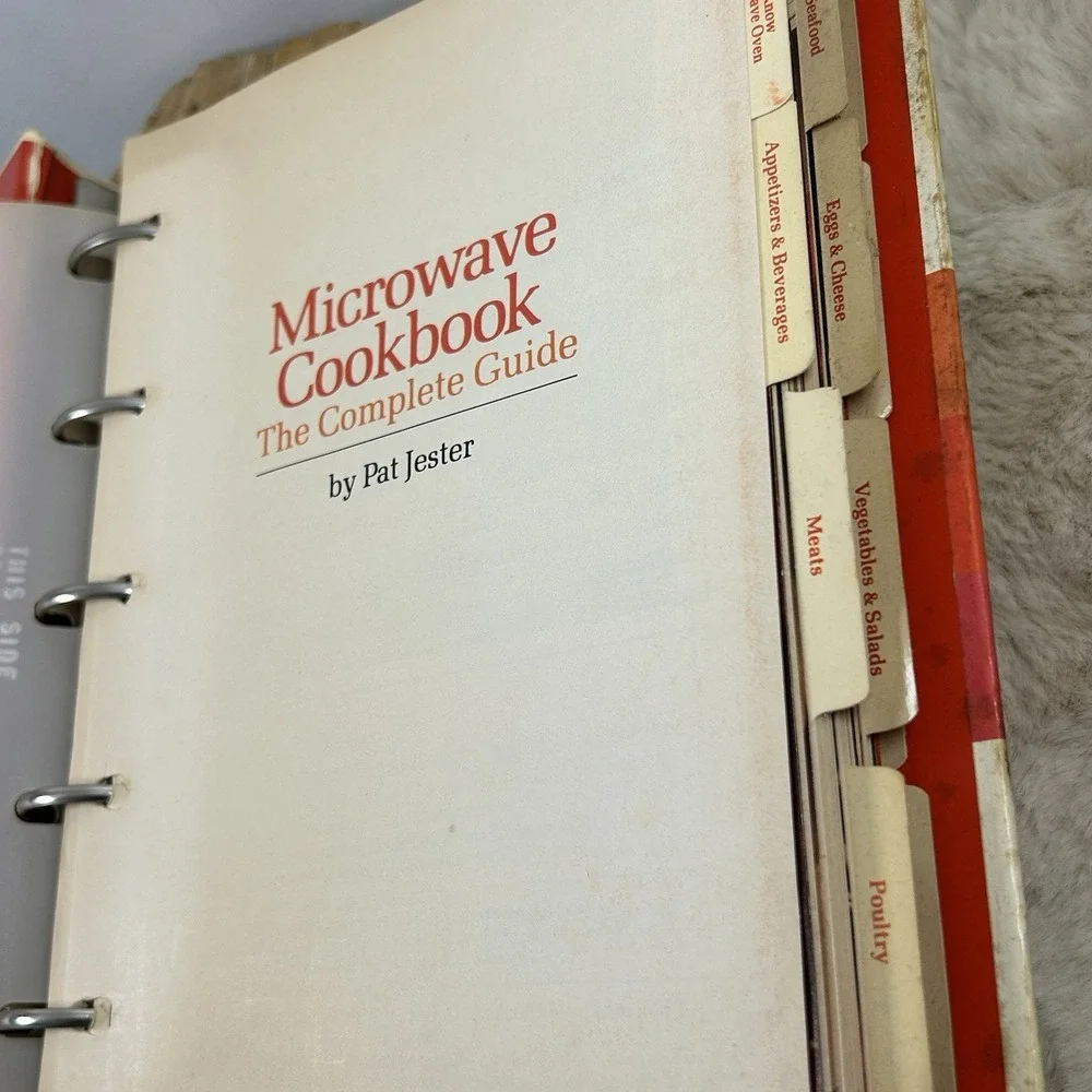 HPBooks :‎ Microwave Cookbook : Complete Guide - Pat Jester (Binder, 1982)